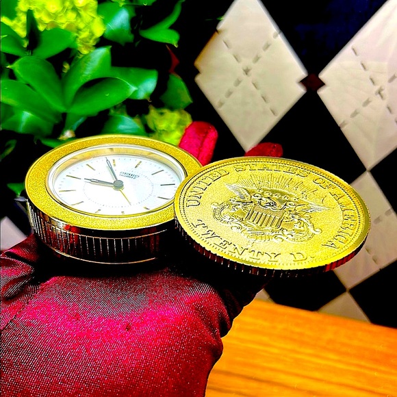 Collectible Coin Clock Presidential Seal Gold Quartz Seiko Alarm Vintage Luxury - Picture 3 of 16